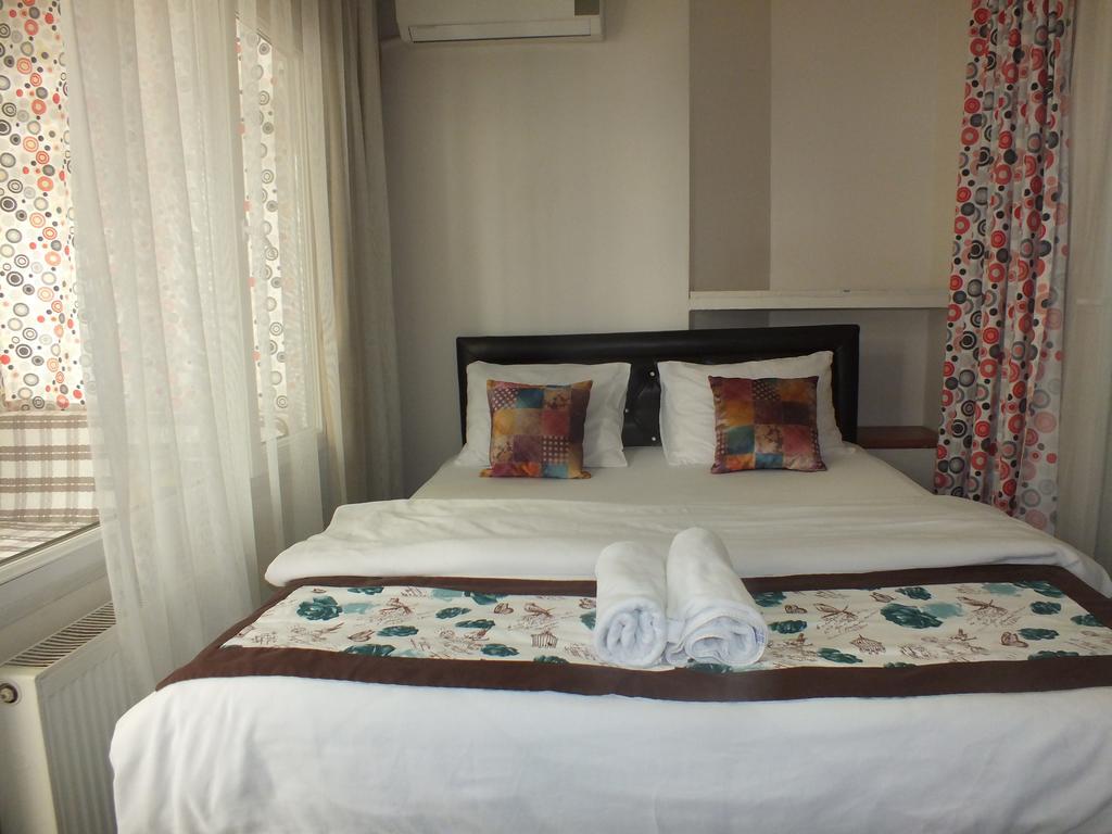 Taksim 9 Suites Apartments อิสตันบูล ภายนอก รูปภาพ